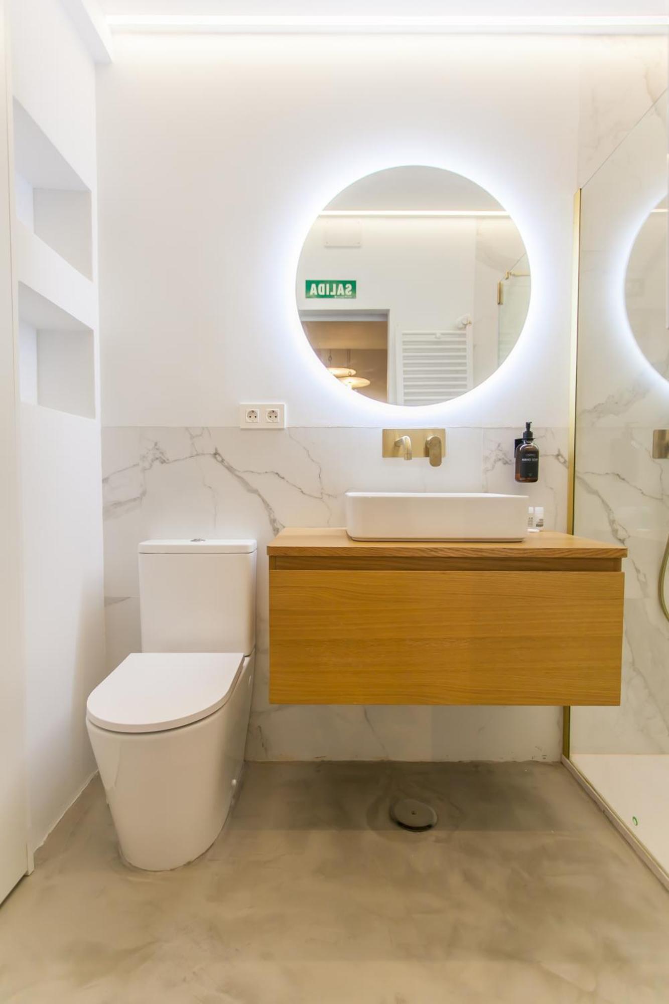Guernica Luxury Duplex - Location, Light, And Art Apartment Madrid Bagian luar foto